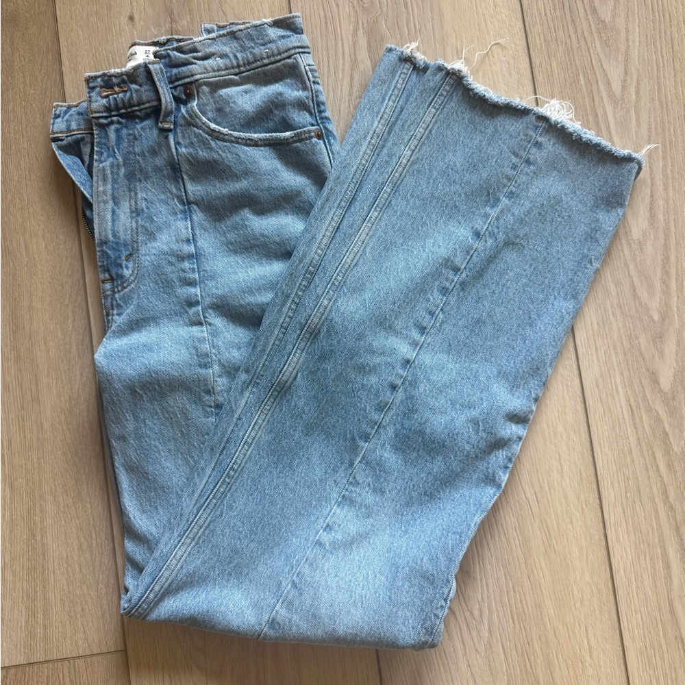 Abercrombie, the 90s relaxed Jean